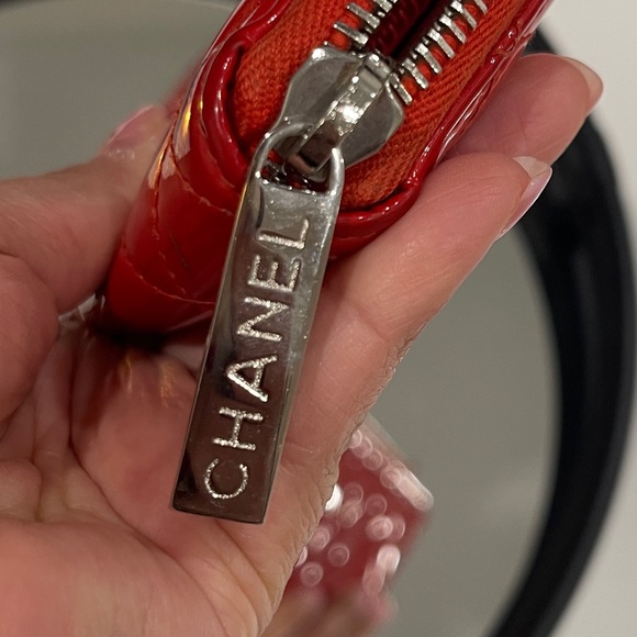 Pre Loved CHANEL  Matelasse Long Wallet Patent leather Red Tone CC - Picture 15 of 16